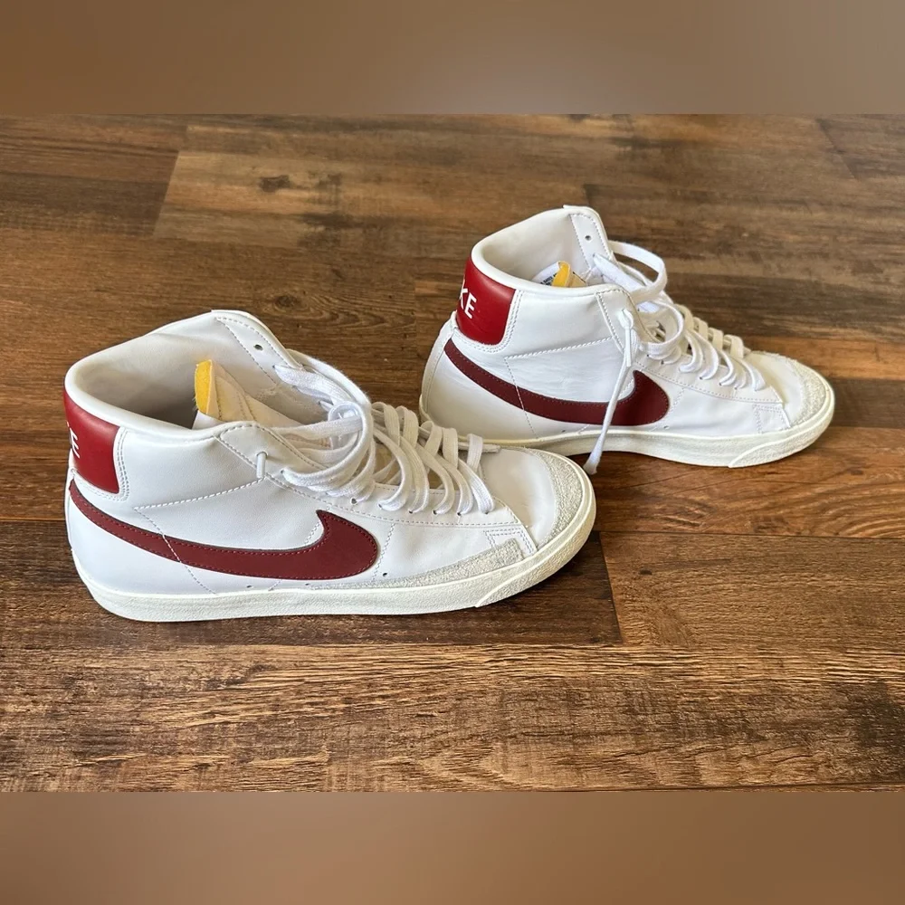 Nike - Picture 1 of 3
